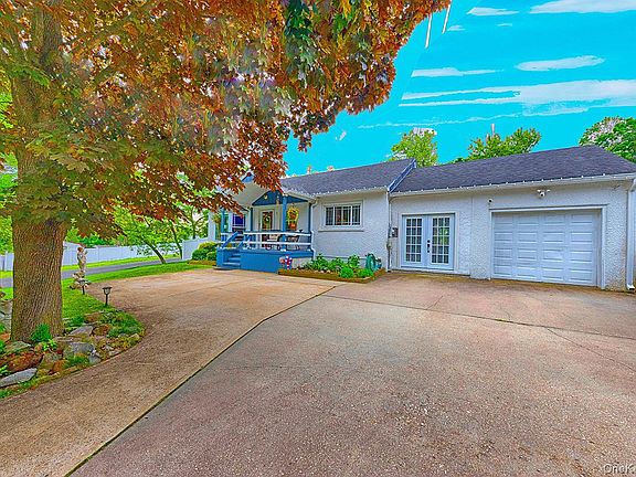 4th image of 8 Van Cedar Street SE #8