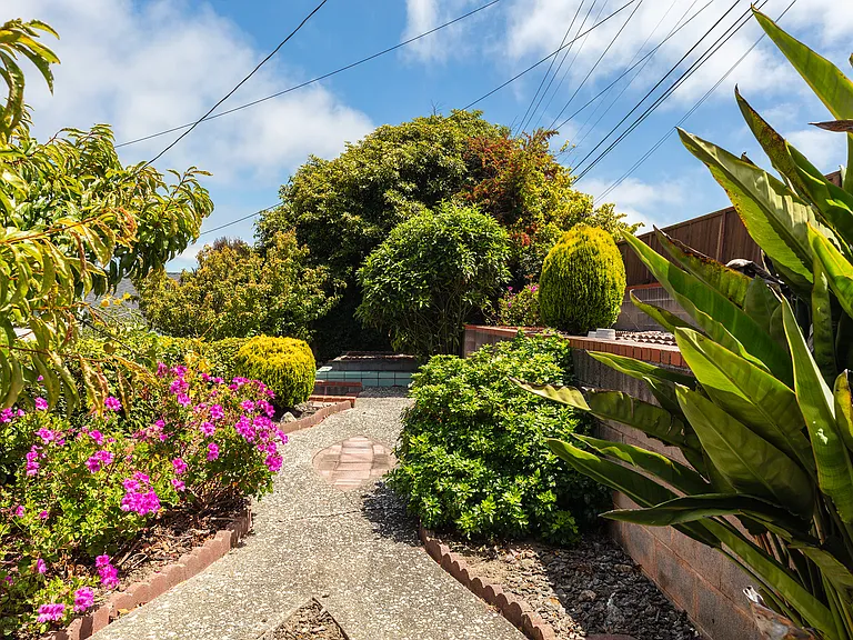 460 Valverde Dr — Photo 26