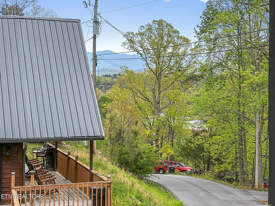 1st image of 720 Timberlake Dr