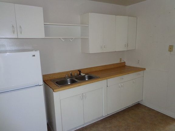 5th image of 1214-1216 NW Ozmun Ave #1