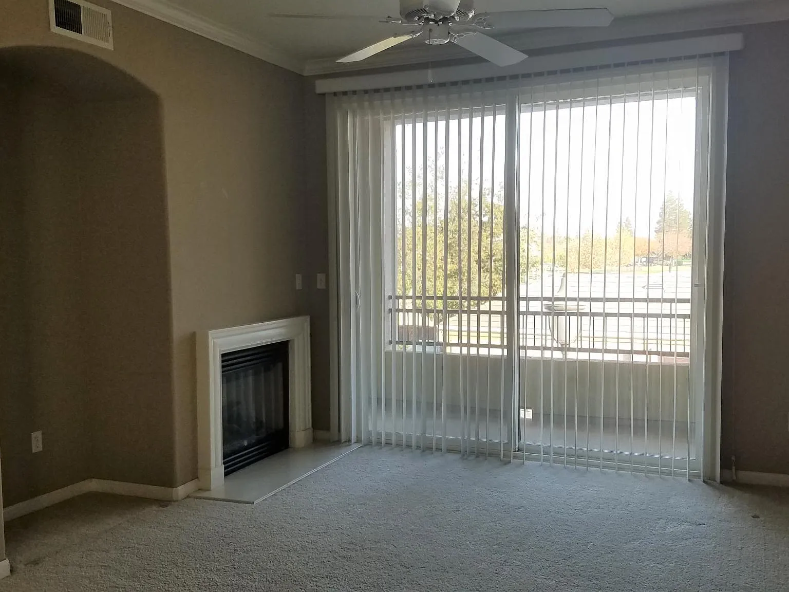 1360 Shady Ln — Photo 4