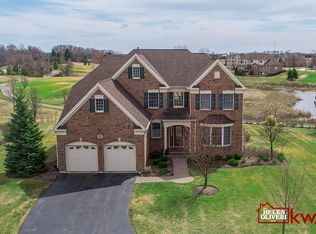 3 Ruffled Feathers Ct, Hawthorn Woods, IL 60047