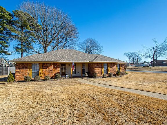 5th image of 3801 Deer Dr