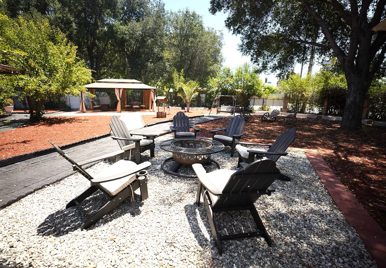 7 bed, 3500 sqft, $14,999 — Photo 3