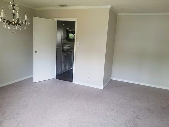 5th image of 531 Zelwood Dr
