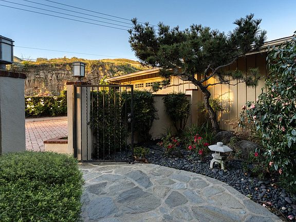 4th image of 3940 Foothill Rd