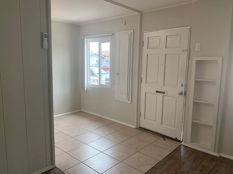 5254 Monroe Ave — Photo 10