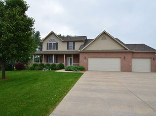 10 Wisteria Way, Washington, IL 61571