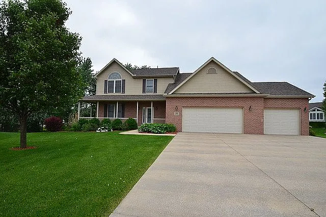 10 Wisteria Way photo 1