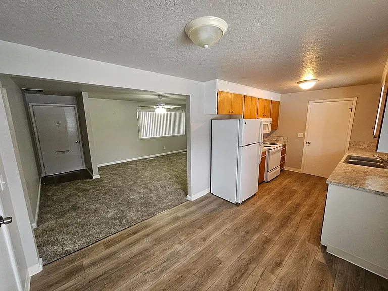 2402 W Lemhi St — Photo 3