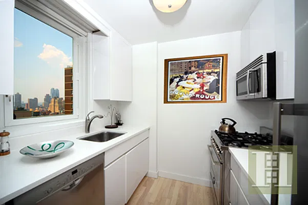 Rented by Halstead Real Estate | media 30