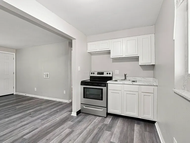 143 Stevens Ave — Photo 7