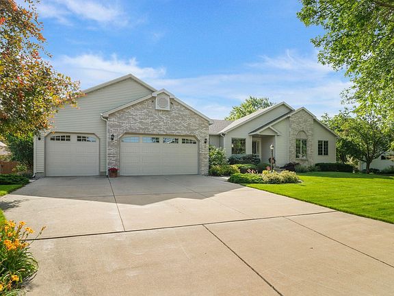 3rd image of 933 Chalfont Dr
