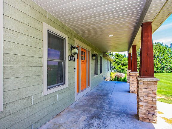 4th image of 2111 Lookout Ct.