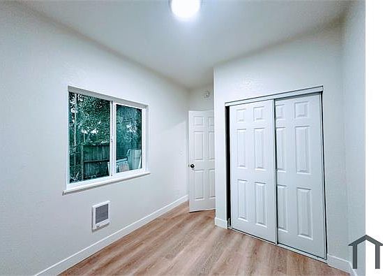 5th image of 9301 Bancroft Ave #G