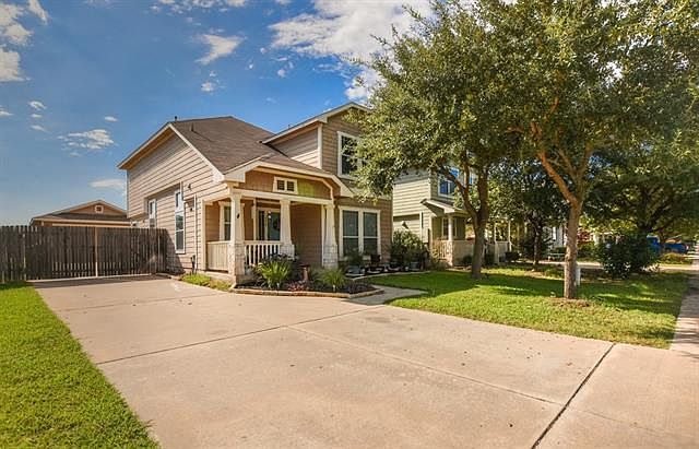 1st image of 2220 Bluffstone Dr