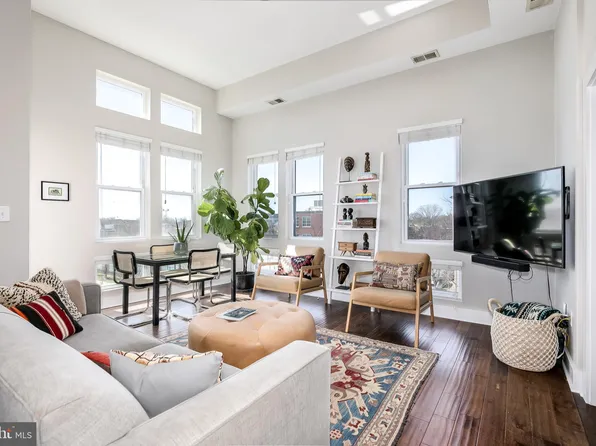 284 15th St SE APT 402, Washington, DC 20003