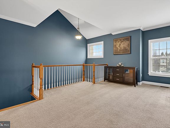 5th image of 1905 Roxbury Ct