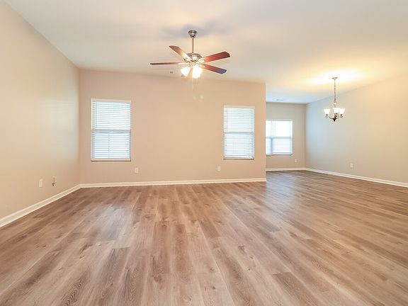 3rd image of 31 Culver Ridge Dr