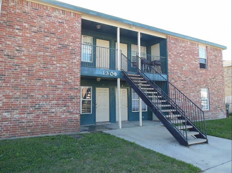 1st image of 1308 Dugger Cir APT B