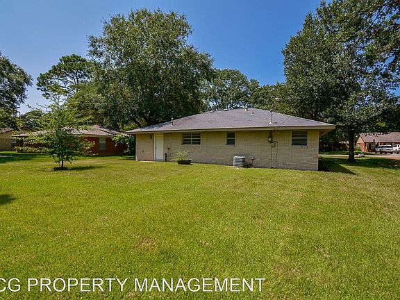 4th image of 5607 Dahlia Ln