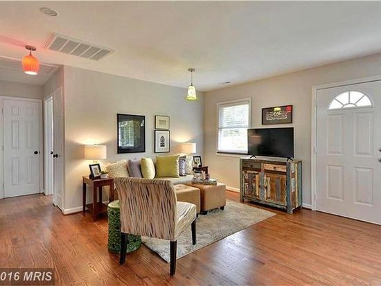 1912 Hillside Dr Falls Church Va 243 Zillow