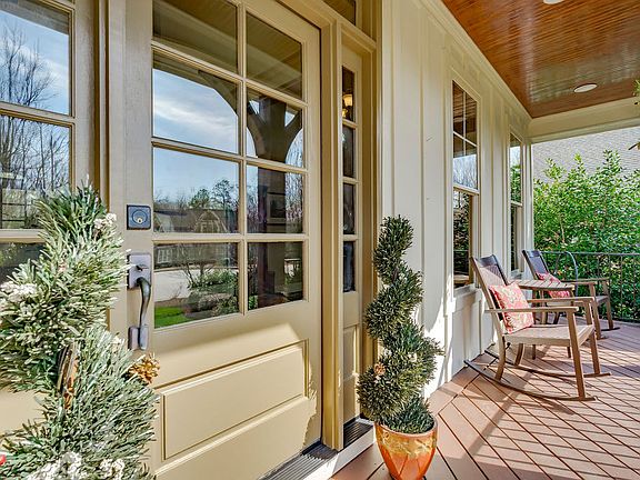3rd image of 108 Bellagio Dr