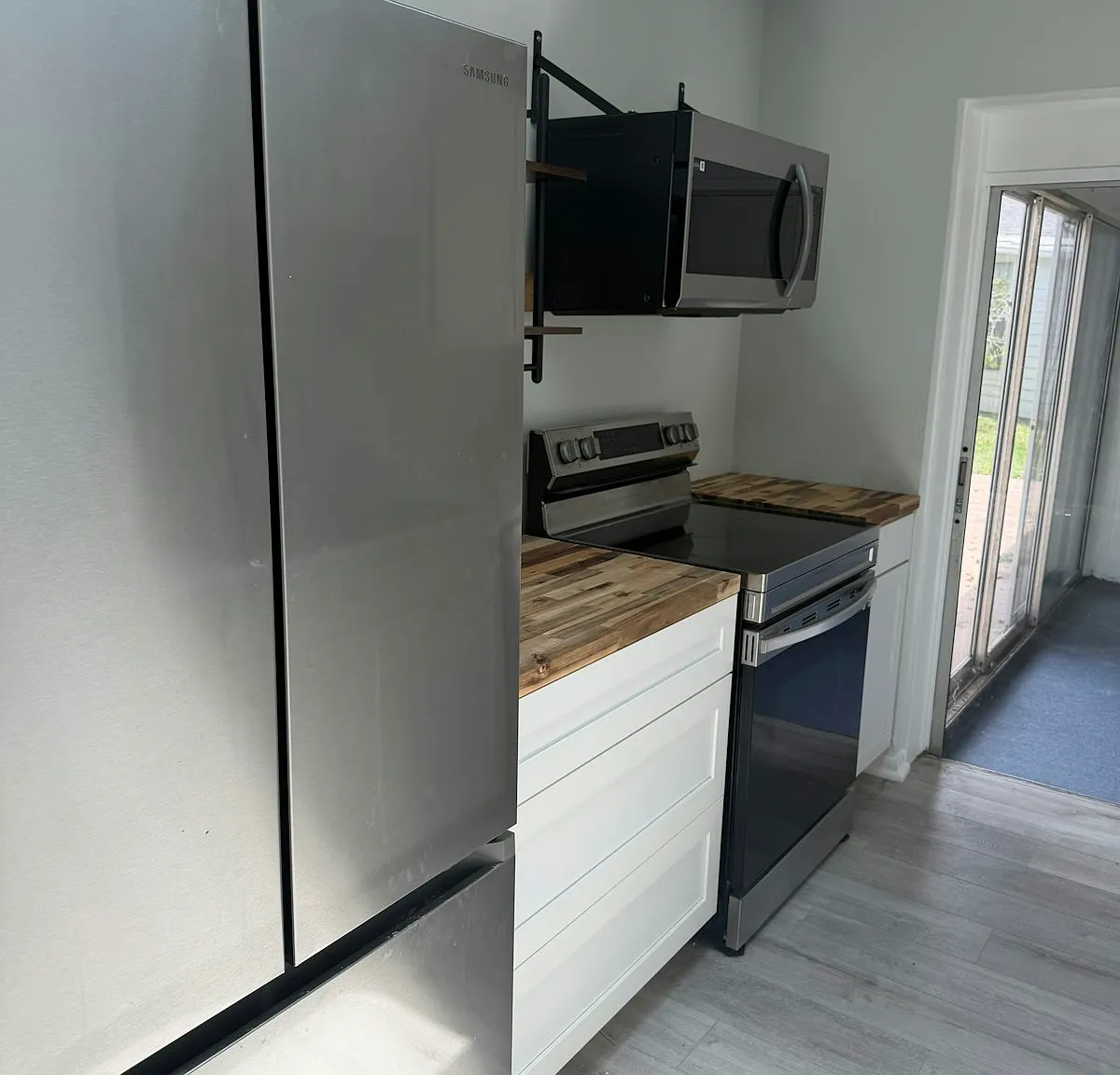 693 John Hancock Ln — Photo 4