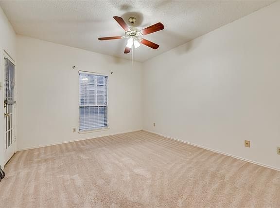 4th image of 1700 Amelia Ct #1XX