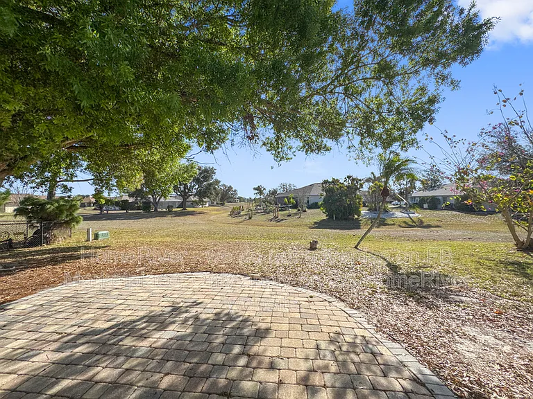 2194 Rio De Janeiro Ave — Photo 20