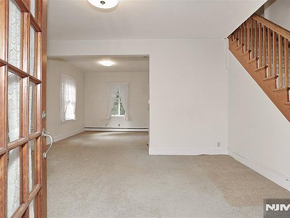 4th image of 59 Linden Avenue