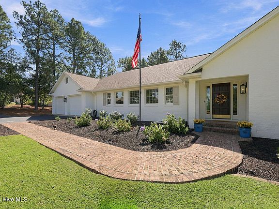 3rd image of 25 Steeplechase Way