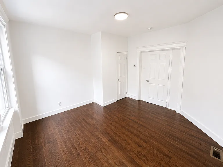 233 Rose St — Photo 7