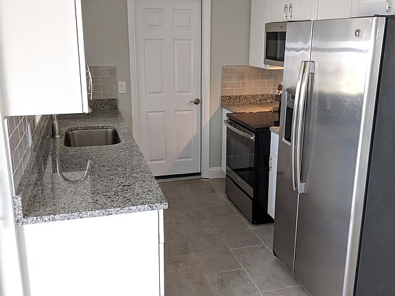 4th image of 3427 Bedford St