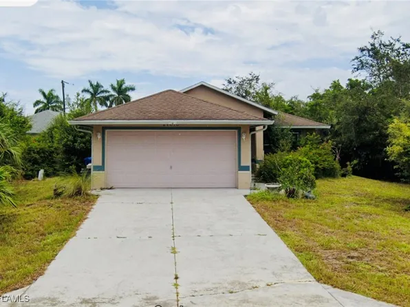 27616 Pinecrest Ln, Bonita Springs, FL 34135