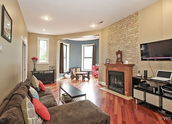 2nd image of 1339 N Wicker Park Ave APT 2