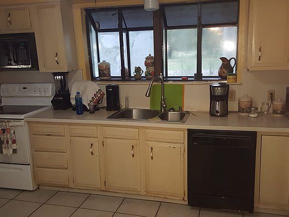 2nd image of 128 Cedar Bend Dr