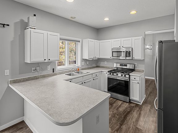 4th image of 26681 Oakridge Way