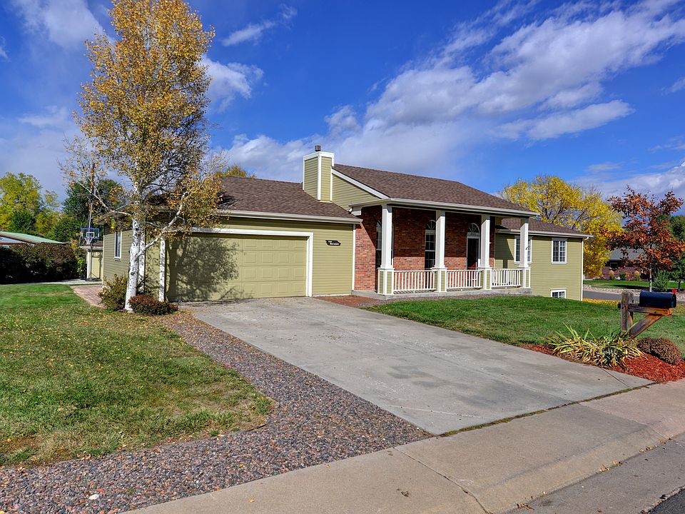  A ranch beauty on .35 acre!