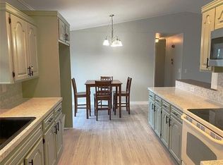 4 Basildon Cir, Bella Vista, AR 72715