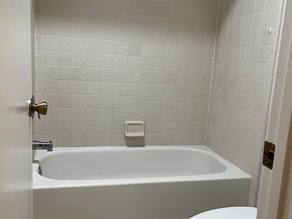 3rd image of 144 Lapasada Cir