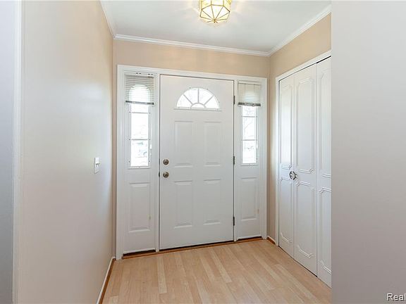 2nd image of 5256 Breeze Hill Pl #544