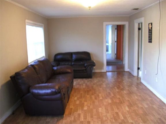 4th image of 109 N Hillcrest Ave