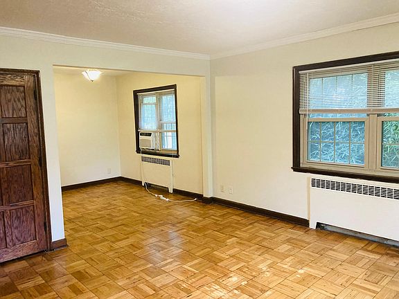 3rd image of 602 E Town St #10