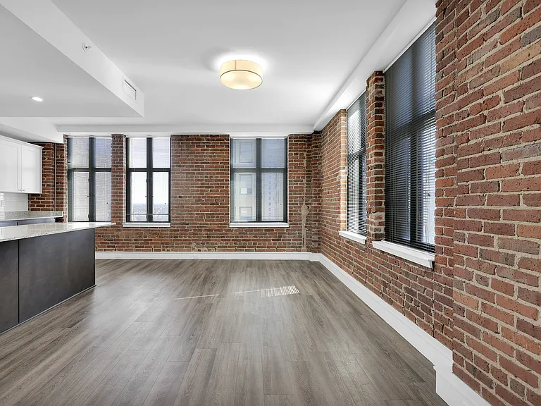 The Residences at Barnett — Photo 21