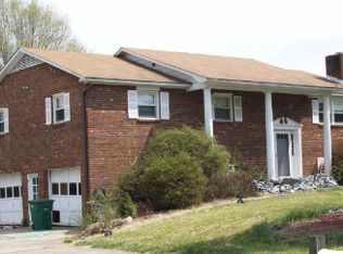 5337 Leesa Dr, Clemmons, NC 27012