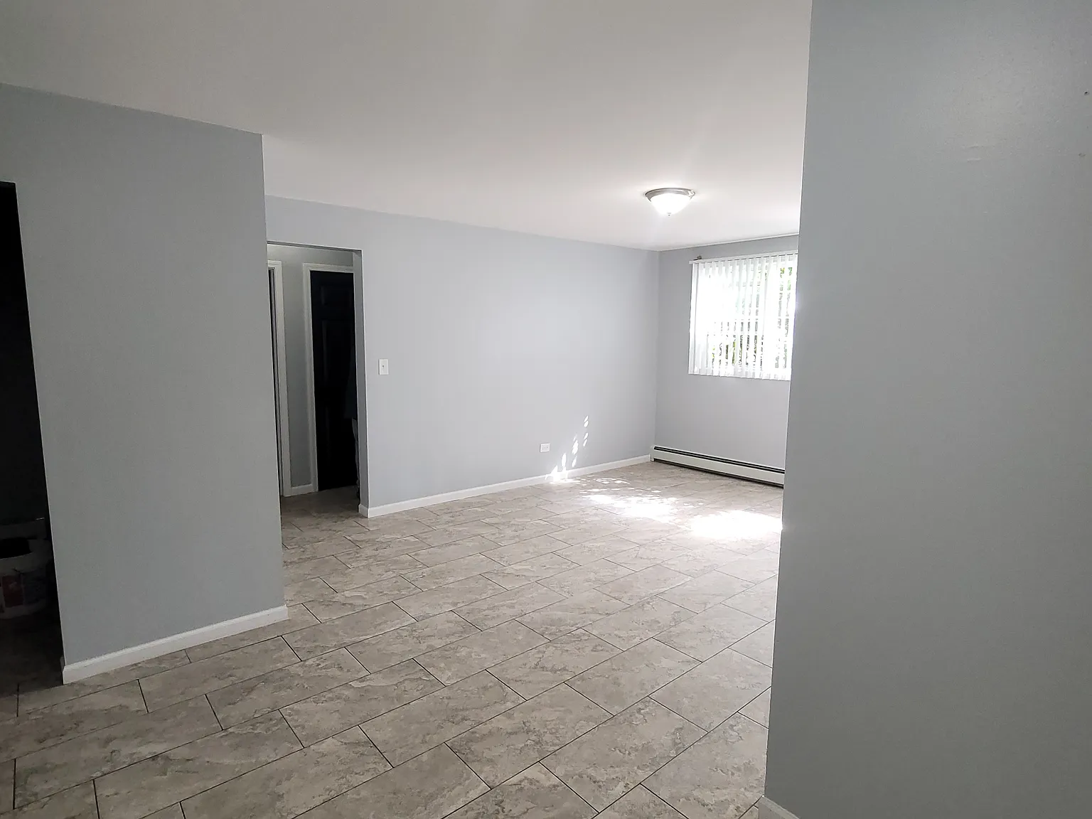 2142 Williamsburg Dr — Photo 2