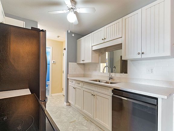 3rd image of 33535 King Rd #104