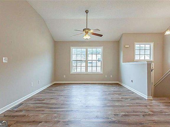 5th image of 427 Southridge Rd