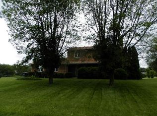 885 Meadowdale Ct, Valparaiso, IN 46383
